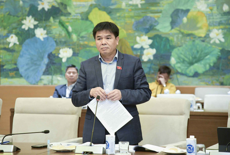 Phó Chủ nhiệm Ủy ban Tài chính - Ngân sách Nguyễn Hữu Toàn phát biểu tại buổi làm việc. Ảnh: Thanh Hải